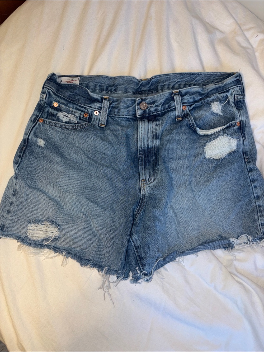 Mid-Rise Denim Shorts - Light Blue